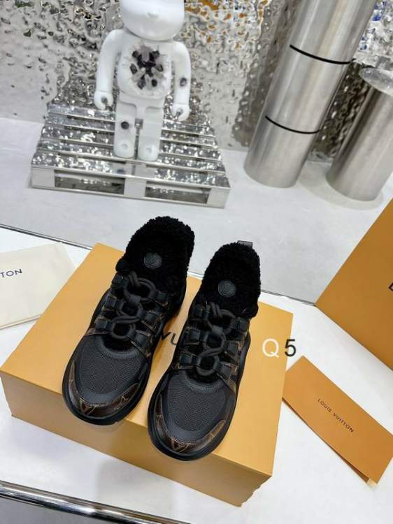 Picture of Louis Vuitton Shoes _SKULVsz35-41JY010212253